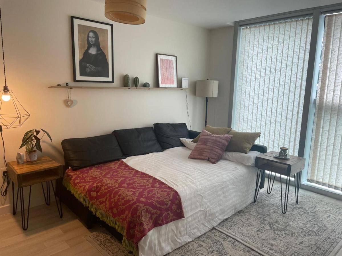 Modern Apartment Located In Cmk Restaurant Quarter 밀턴 케인즈 외부 사진